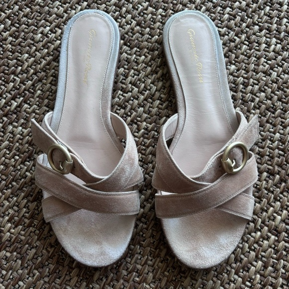 Gianvito Rossi Beya Suede Flat Sandals, Light Beige, size 38 (7.5) - Picture 2 of 14